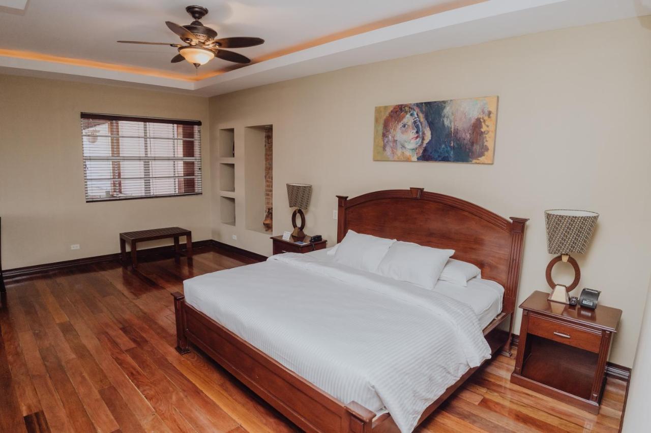 Dunn Hotel 3*